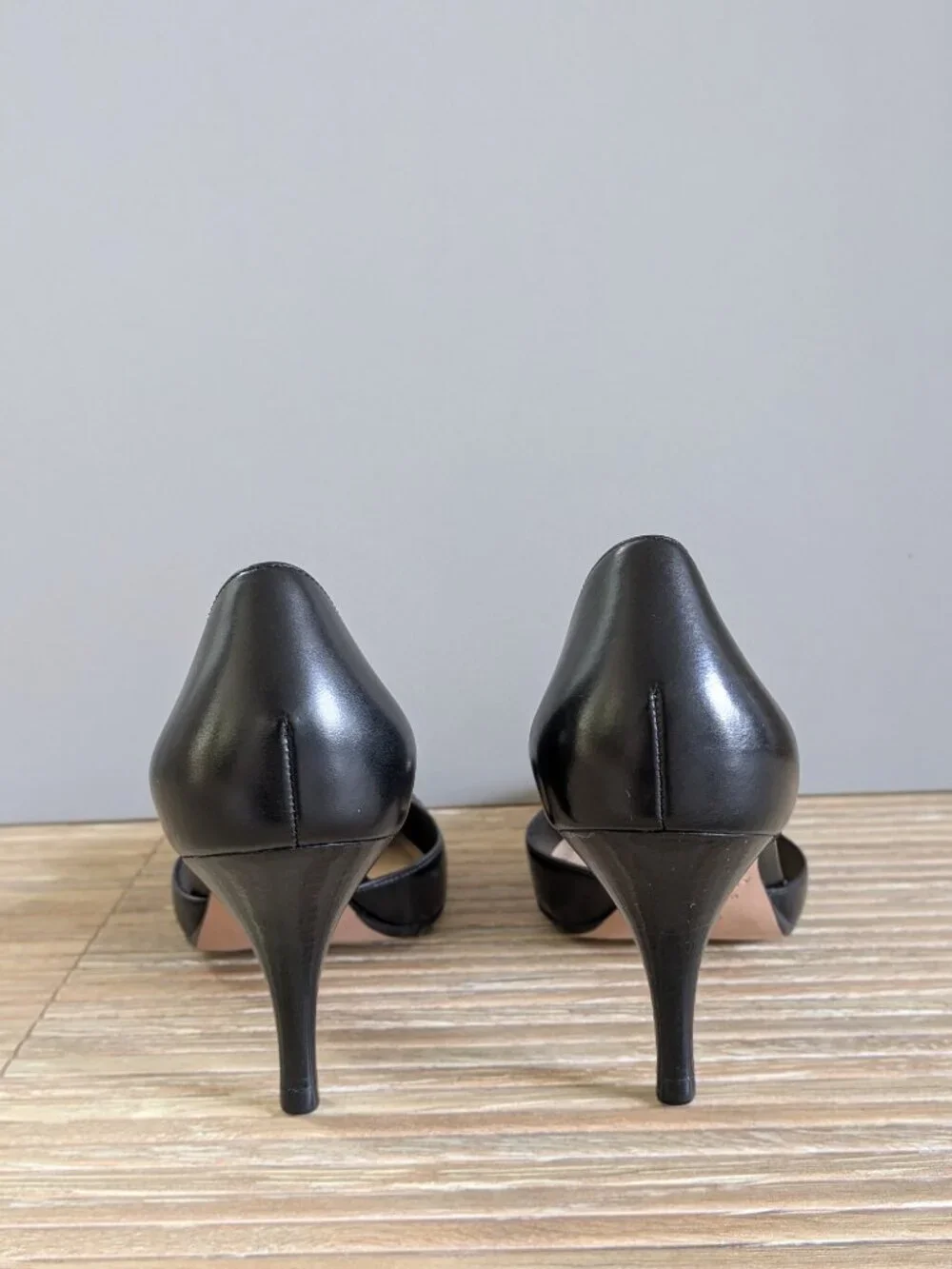 NWOB Ann Taylor Leather pointed-toe Pumps Black 6.5